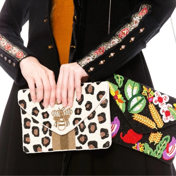 Aratta
THE HEART OF AUTUMN COAT By Aratta, L, $300MSRP
$284 $303 - Picture 12 of 15